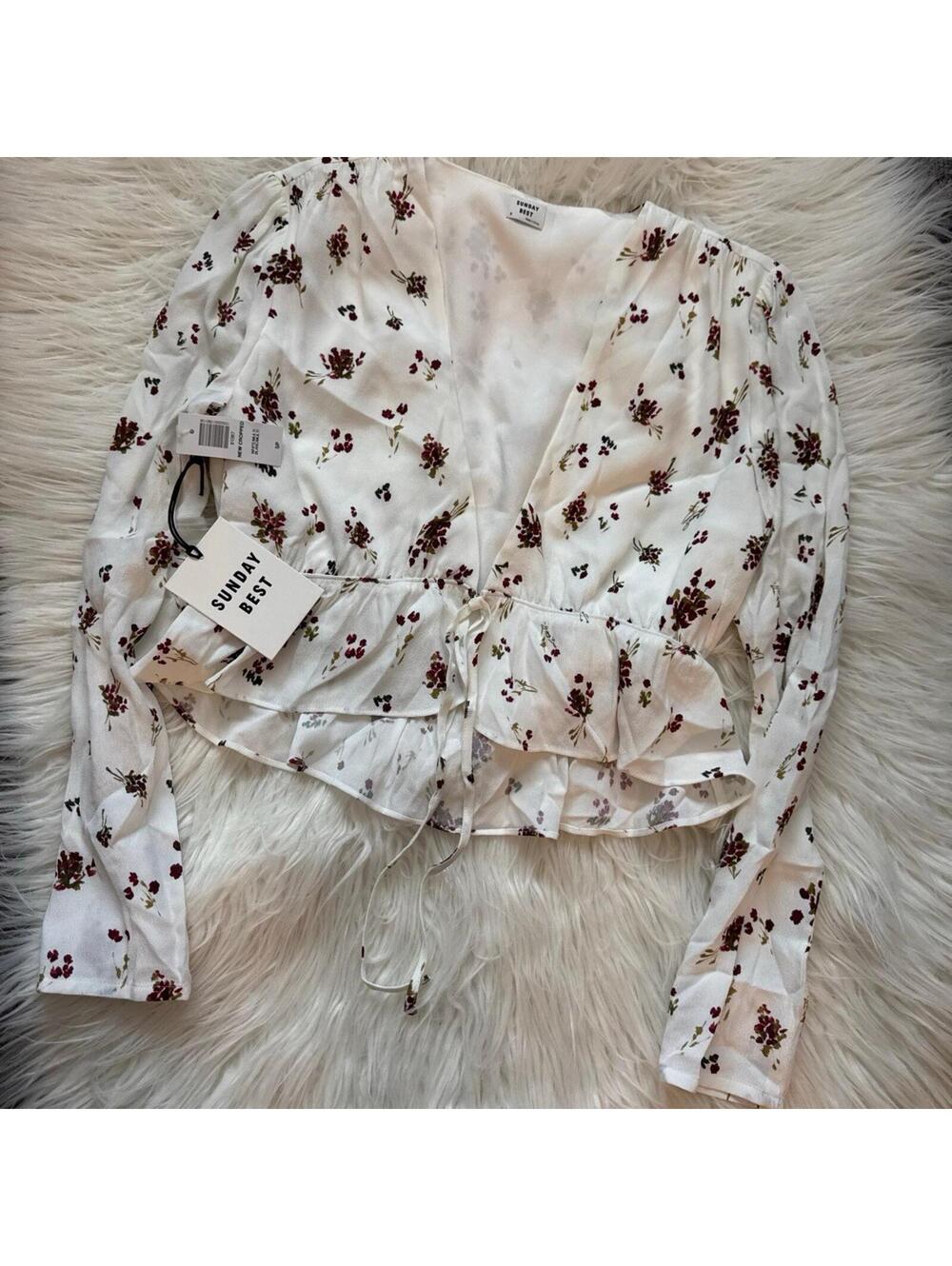 Aritzia CROPPED TIE-FRONT
BLOUSE size S